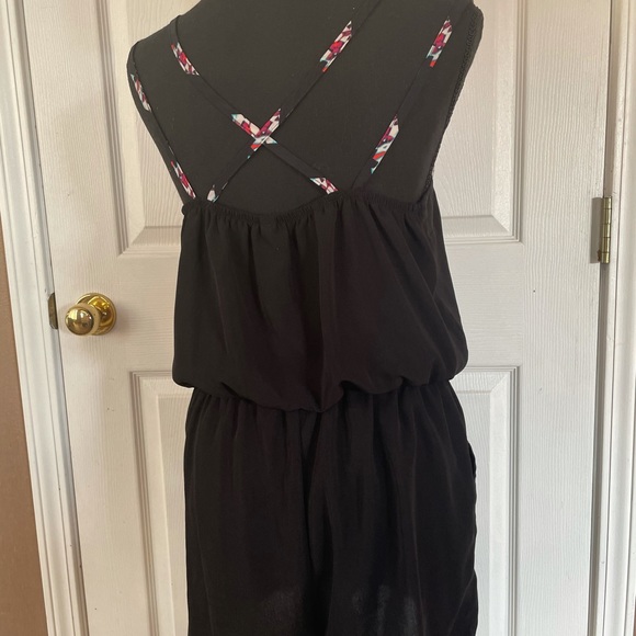 Cover Up Romper black with multi color design Xhilaration juniors size Medium - Picture 3 of 4